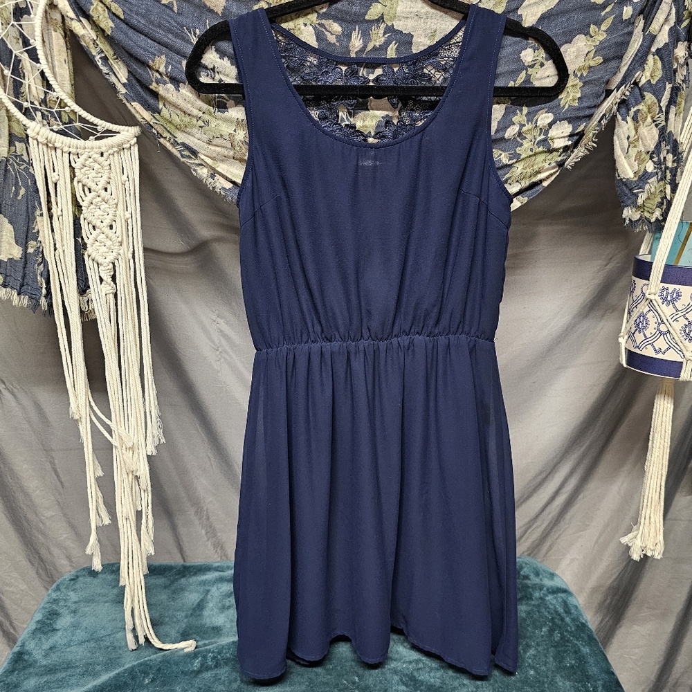 4/$20 Doe & Rae | Navy Floral Lace Black Mini Dress size Medium